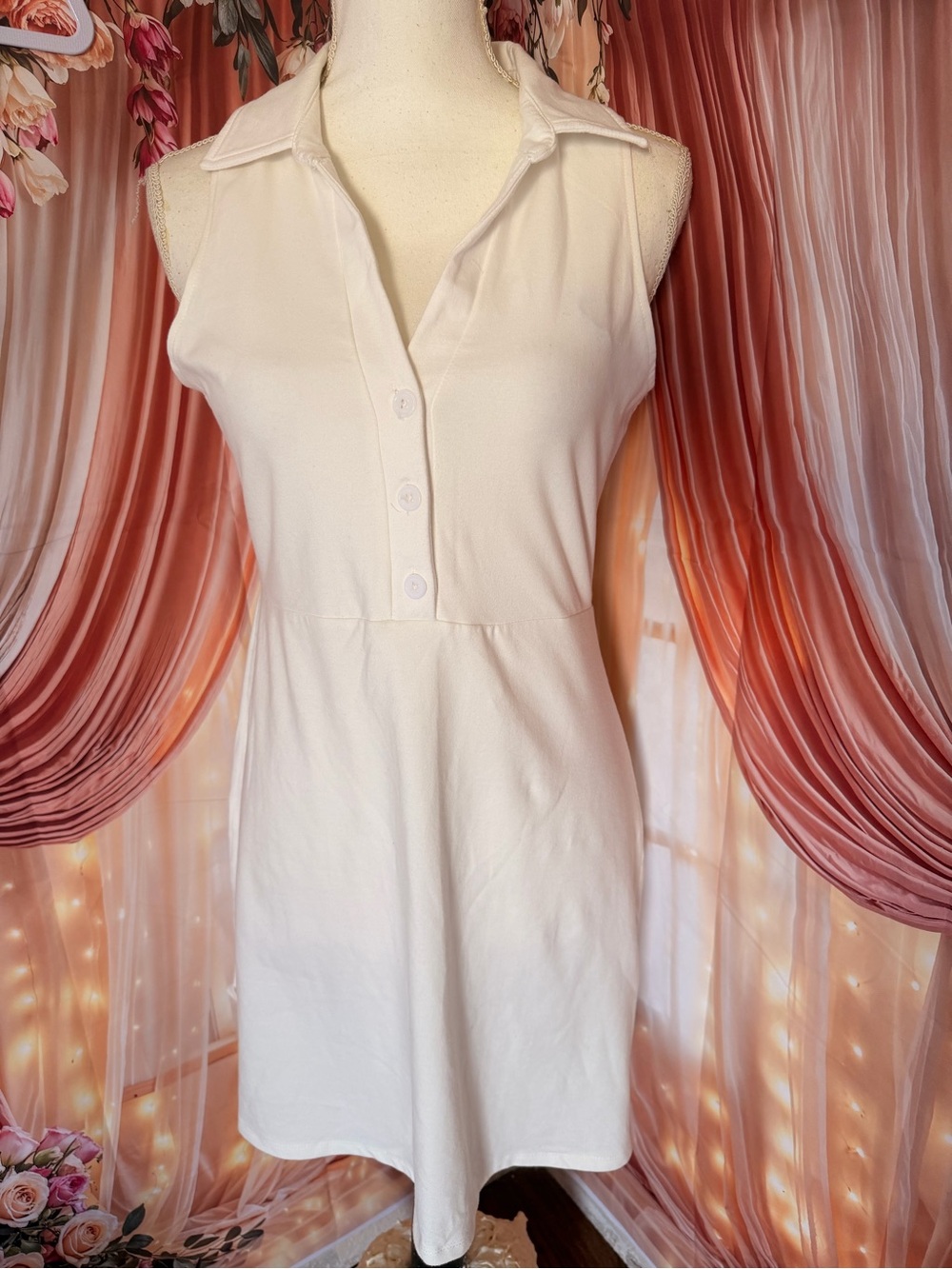 TitleWhite Dress
